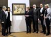 Die deutsche Bundeskanzlerin, Angela Merkel, bei der Eröffnung einer Ausstellung über Kunst aus dem Holocaust, die von dem Yad Vashem Kunstmuseum bereitgestellt wurde.